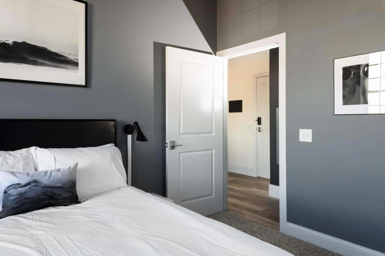 Frontdesk Modern 1 Bedroom Apt With Rooftop Lounge セントルイス エクステリア 写真