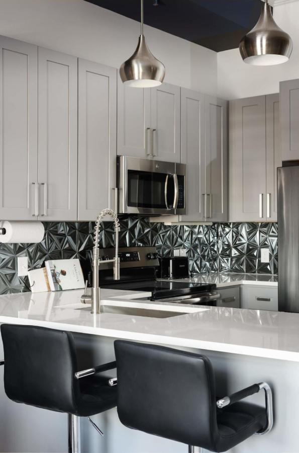 Frontdesk Modern 1 Bedroom Apt With Rooftop Lounge セントルイス エクステリア 写真